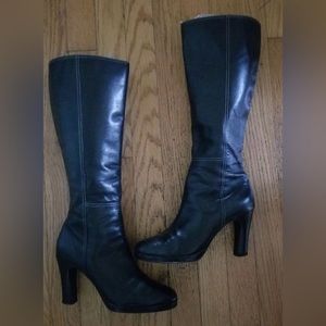 Black leather Boots size 7M vintage 1990